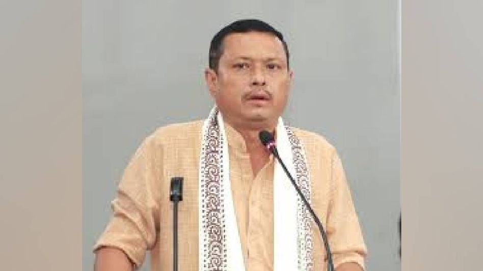 Manipur: MP Sanajaoba urges Governor to probe ‘humiliating’ treatment of journalists enroute to Ukhrul Manipur: MP Sanajaoba urges Governor to probe ‘humiliating’ treatment of journalists enroute to Ukhrul