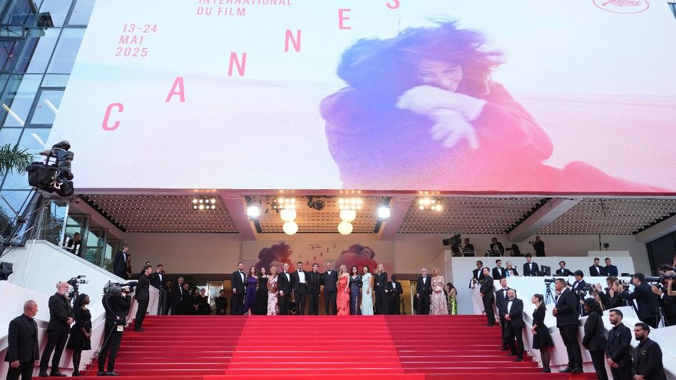 Cannes hit by five-hour power outage amid festival; suspected arson under investigation Cannes hit by five-hour power outage amid festival; suspected arson under investigation