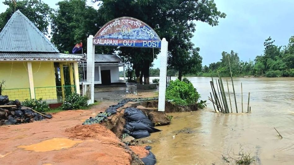 Assam: South Salmara-Mankachar's Kalo River records "dangerous" water levels Assam: South Salmara-Mankachar's Kalo River records "dangerous" water levels