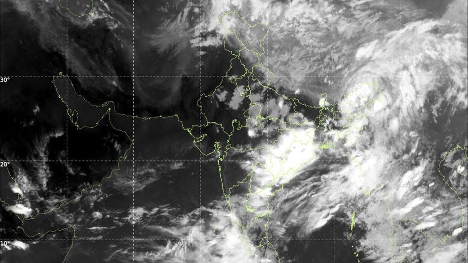 'Red alert' in most of Assam, Guwahati hit by massive waterlogging 'Red alert' in most of Assam, Guwahati hit by massive waterlogging