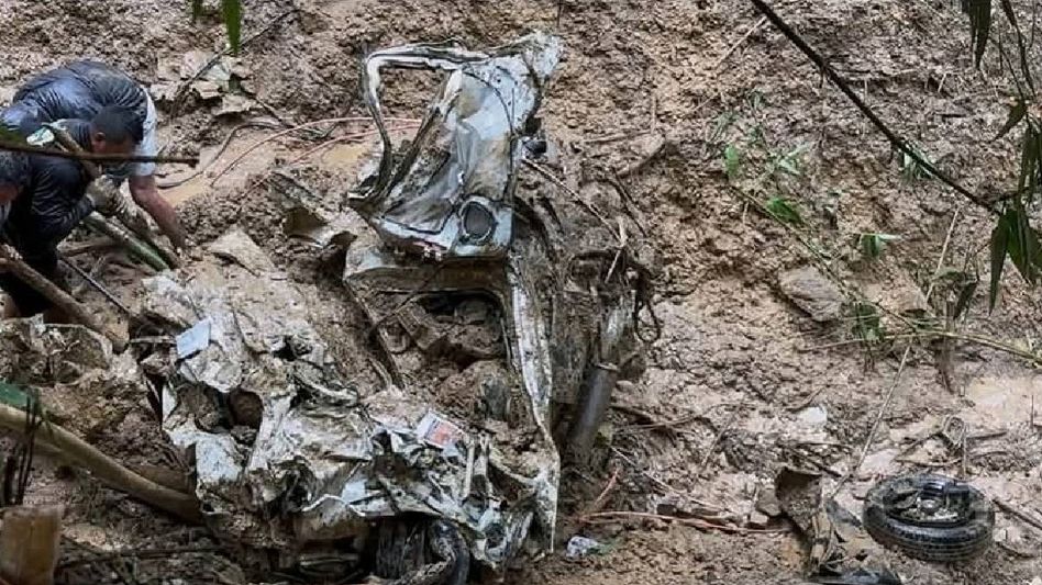 Arunachal: Seven including 2 children dead after landslide sweeps car into gorge Arunachal: Seven including 2 children dead after landslide sweeps car into gorge