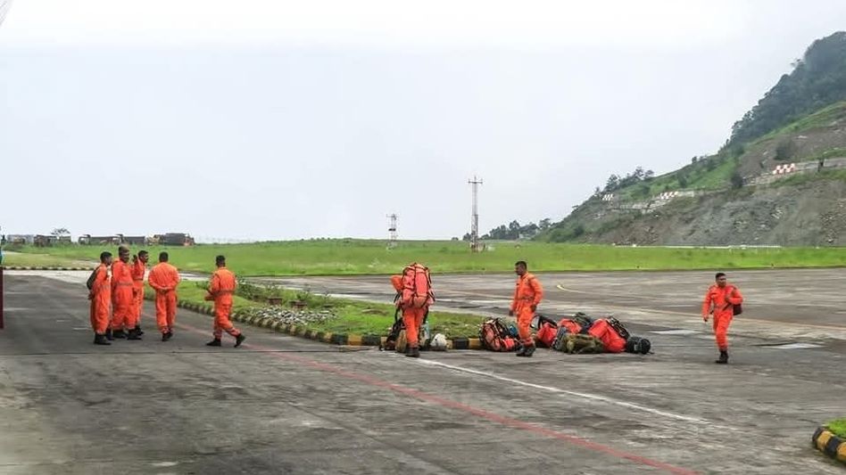 Rescue ops intensify in Sikkim: 34 evacuated, airlifted from Chaten Rescue ops intensify in Sikkim: 34 evacuated, airlifted from Chaten