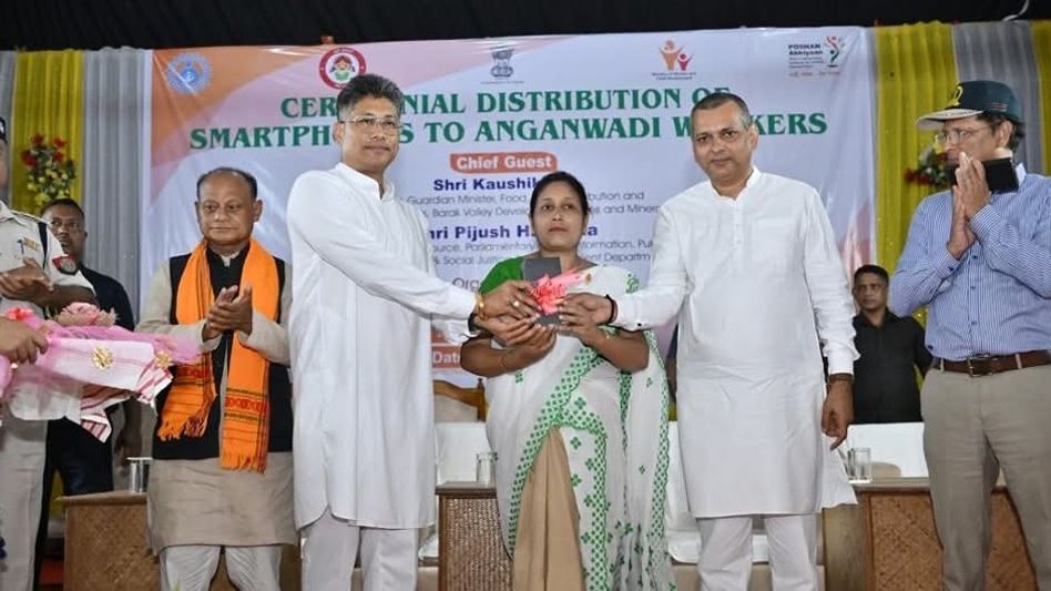 Assam: Smartphones distributed to Anganwadi workers in Morigaon to boost nutrition monitoring Assam: Smartphones distributed to Anganwadi workers in Morigaon to boost nutrition monitoring