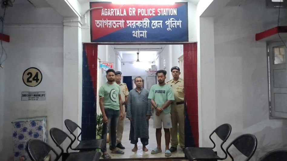 Tripura: One Bangladeshi, two Indian touts held at Agartala railway station Tripura: One Bangladeshi, two Indian touts held at Agartala railway station