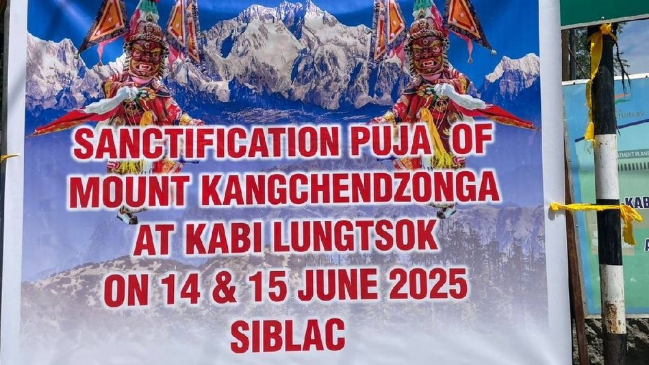 Sikkim tribal leaders organise purification puja for Mt Khangchendzonga Sikkim tribal leaders organise purification puja for Mt Khangchendzonga