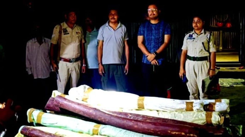 Assam cops seize red sandalwood worth over Rs 1 cr in Gossaigaon Assam cops seize red sandalwood worth over Rs 1 cr in Gossaigaon