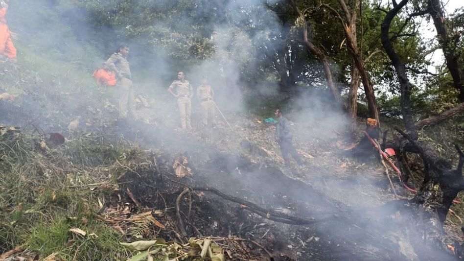 Seven killed in helicopter crash enroute to Kedarnath Seven killed in helicopter crash enroute to Kedarnath