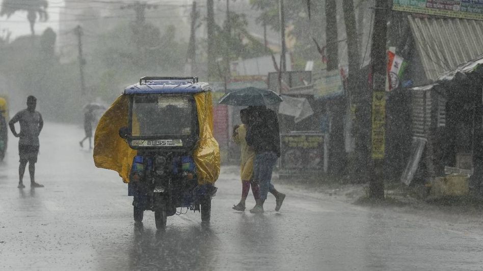 Assam: IMD predicts heavy rainfall in Guwahati, ASDMA issues precautionary alert Assam: IMD predicts heavy rainfall in Guwahati, ASDMA issues precautionary alert