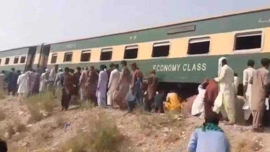Pakistan’s Jaffar Express derails near Jacobabad after explosion, IED suspected Pakistan’s Jaffar Express derails near Jacobabad after explosion, IED suspected
