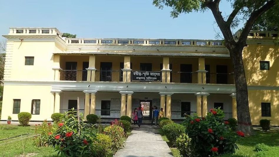Tripura’s literati slam vandalism at Tagore’s ancestral home, demand action in letter to Yunus led govt Tripura’s literati slam vandalism at Tagore’s ancestral home, demand action in letter to Yunus led govt