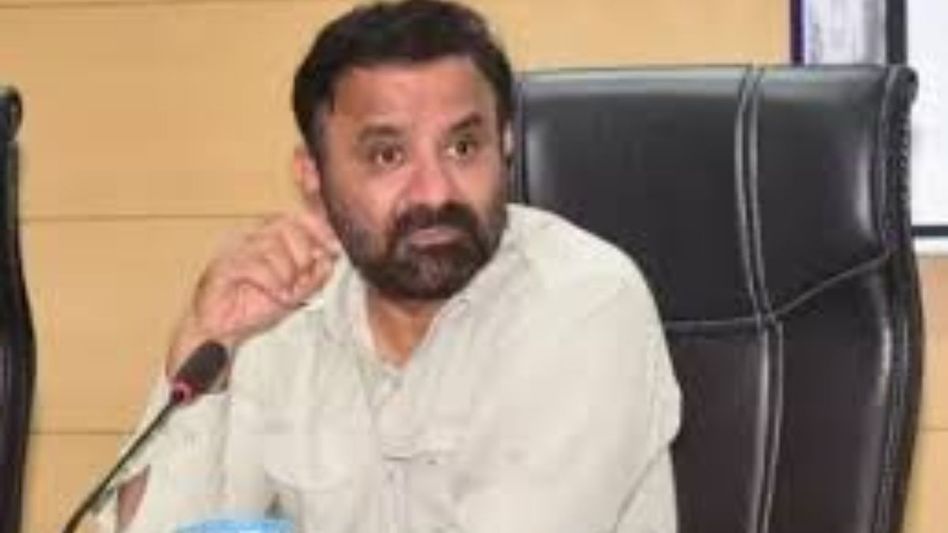 Karnataka minister opposes proposal to extend daily work hours to 10 Karnataka minister opposes proposal to extend daily work hours to 10
