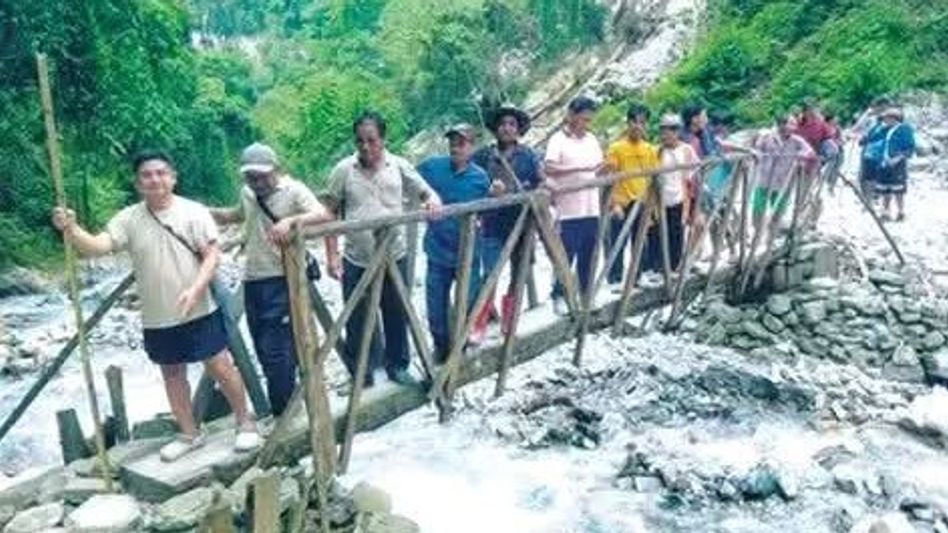 Arunachal: Villagers in Upper Siang raise concern over road construction, seek PWD chief engineer's intervention Arunachal: Villagers in Upper Siang raise concern over road construction, seek PWD chief engineer's intervention