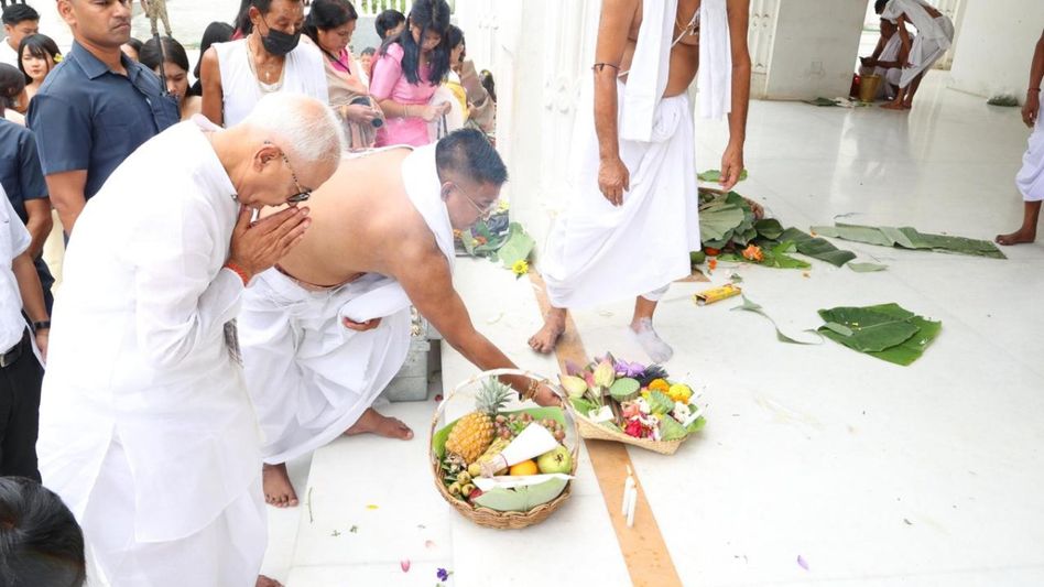 Manipur Governor offers Rath Yatra prayers, meets ADC delegation Manipur Governor offers Rath Yatra prayers, meets ADC delegation