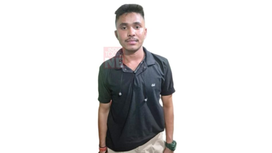 Assam: Fake policeman arrested in Dhubri for extortion and fraud Assam: Fake policeman arrested in Dhubri for extortion and fraud