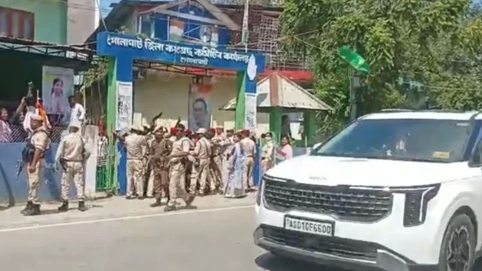 Assam: Six detained after water bottle thrown at Himanta Biswa Sarma’s convoy Assam: Six detained after water bottle thrown at Himanta Biswa Sarma’s convoy