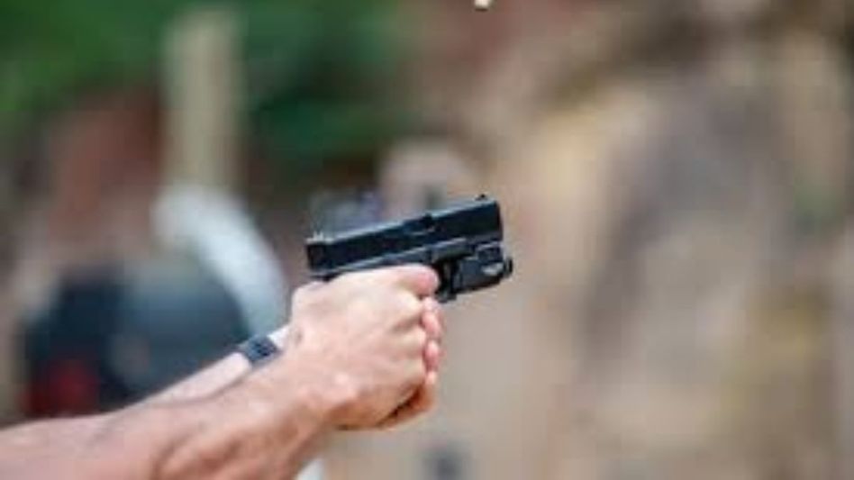 Assam youth injured in firing by Bihar traders in Biswanath district Assam youth injured in firing by Bihar traders in Biswanath district
