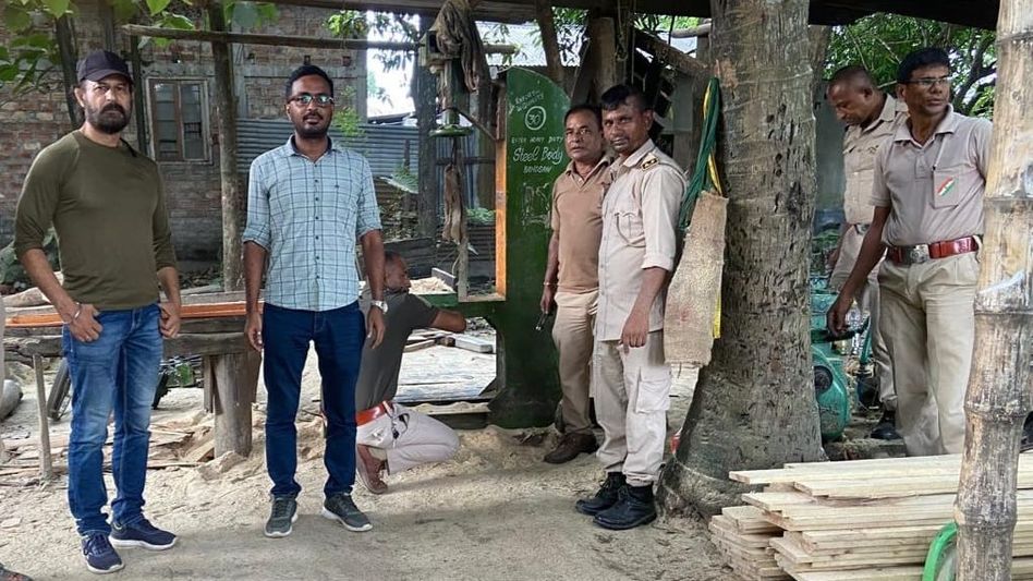 Dhubri forest department busts illegal timber mill in Gauripur, seizes smuggled wood Dhubri forest department busts illegal timber mill in Gauripur, seizes smuggled wood