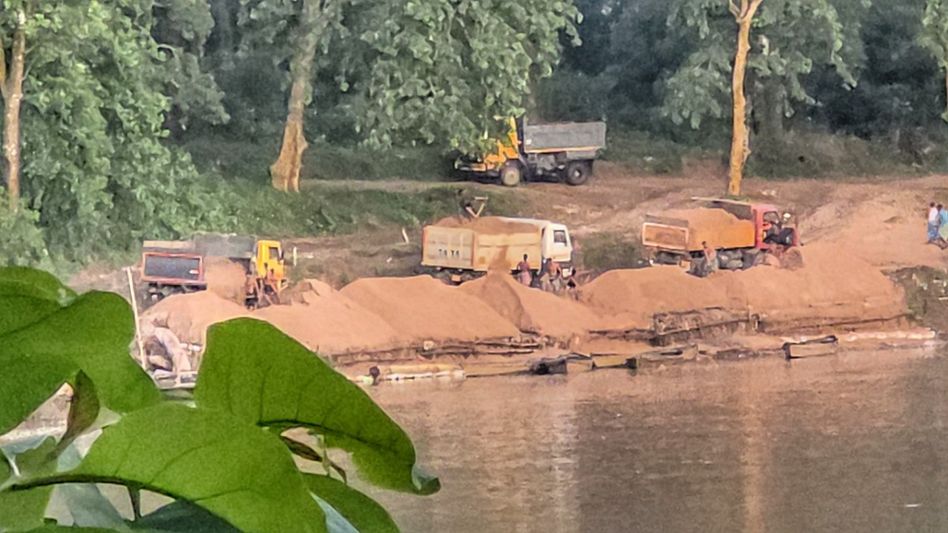 Assam: Illegal sand mining in Kulsi River poses grave threat to endangered River Dolphins Assam: Illegal sand mining in Kulsi River poses grave threat to endangered River Dolphins