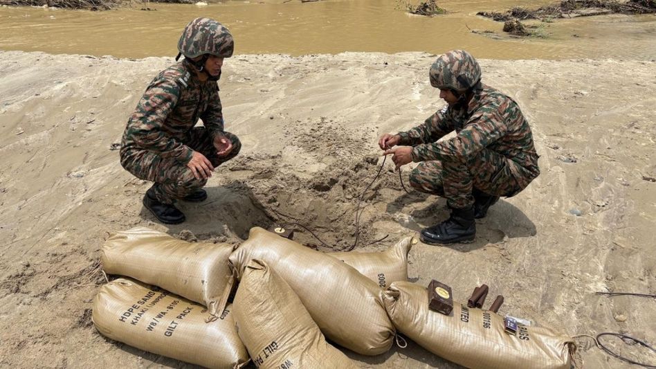 Assam: Mortar shell recovered, safely defused in Tamulpur’s Khandajan River Assam: Mortar shell recovered, safely defused in Tamulpur’s Khandajan River
