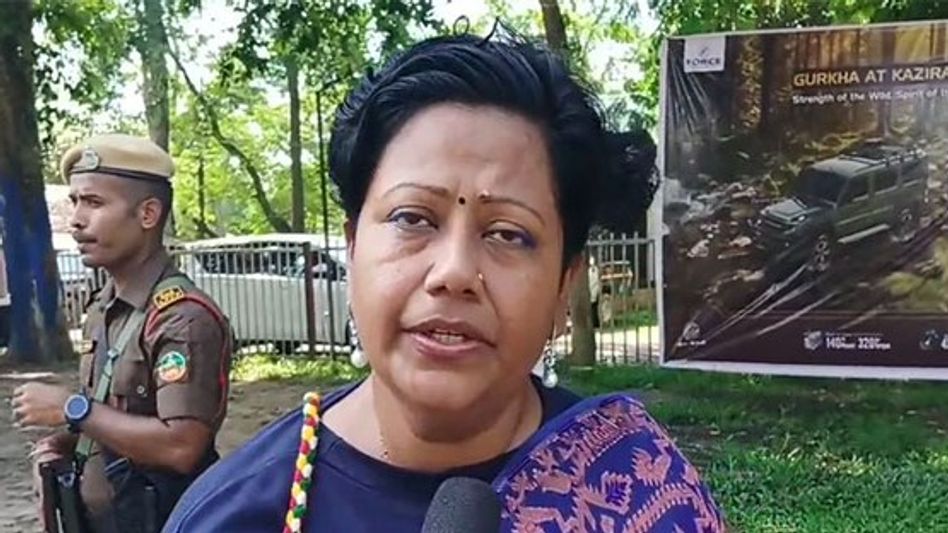 Kaziranga's first grassland bird survey records 43 species, finds rare Finn’s weaver colony Kaziranga's first grassland bird survey records 43 species, finds rare Finn’s weaver colony