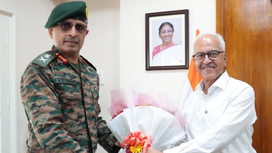 Top Army officers, Manipur Guv discuss security in state Top Army officers, Manipur Guv discuss security in state