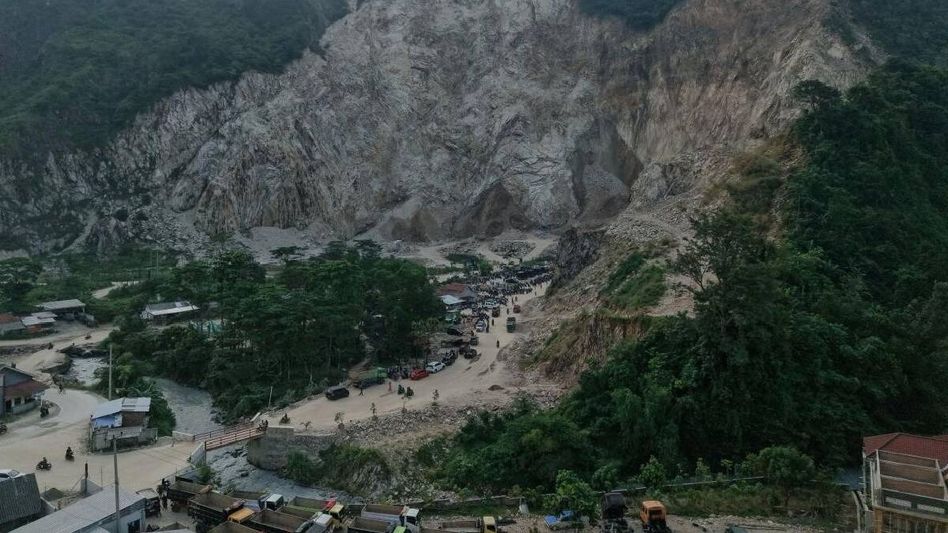 One dead after stone quarry collapses in Mizoram's Sairang village One dead after stone quarry collapses in Mizoram's Sairang village