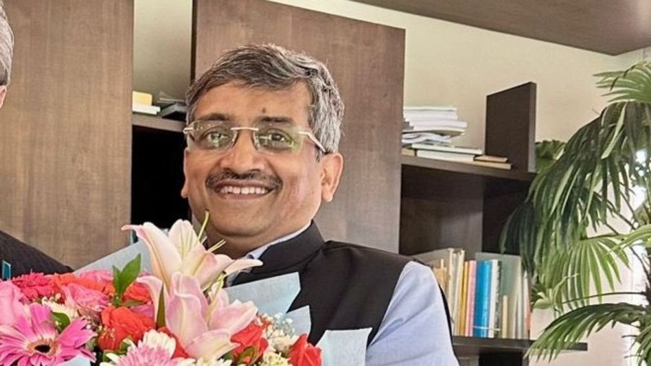 Puneet Kumar Goel takes charge as Manipur Chief Secretary Puneet Kumar Goel takes charge as Manipur Chief Secretary