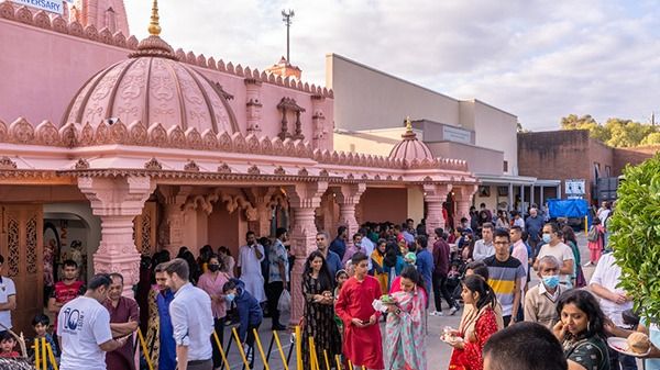 ‘Go back brown’ graffiti defaces Melbourne temple, restaurants in suspected hate crime ‘Go back brown’ graffiti defaces Melbourne temple, restaurants in suspected hate crime