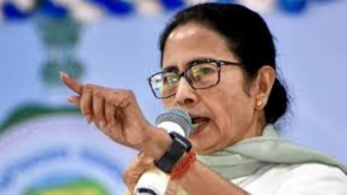 Mamata Banerjee slams 'linguistic terror' after alleged atrocities on Bengalis in Gurgaon, Rajasthan Mamata Banerjee slams 'linguistic terror' after alleged atrocities on Bengalis in Gurgaon, Rajasthan