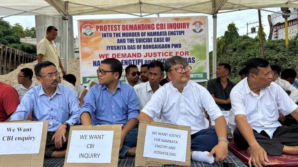Congress holds protest in Diphu demanding CBI probe into Namrata Engtipi and Jyoshita Das cases Congress holds protest in Diphu demanding CBI probe into Namrata Engtipi and Jyoshita Das cases
