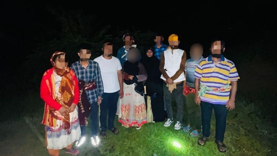 Assam pushes back 20 illegal infiltrators to Bangladesh Assam pushes back 20 illegal infiltrators to Bangladesh