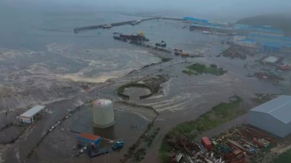 Tsunami waves of 50 cm hit Japan port after massive quake off Russian peninsula Tsunami waves of 50 cm hit Japan port after massive quake off Russian peninsula