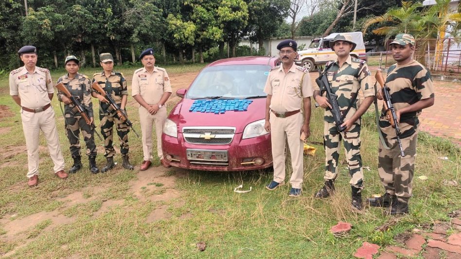 BSF, Jatrapur police seize 14,000 Yaba tablets worth Rs 1.4 crore near Indo-Bangla border BSF, Jatrapur police seize 14,000 Yaba tablets worth Rs 1.4 crore near Indo-Bangla border