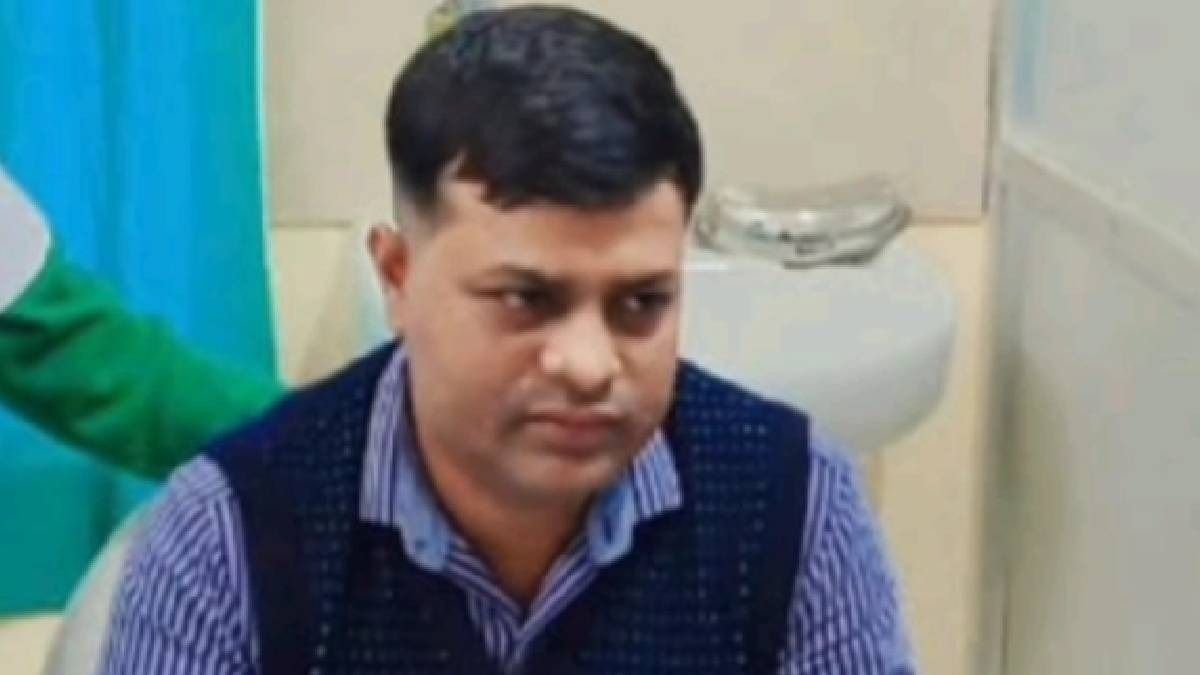 Assam: Fake doctor caught during surgery at Silchar hospital, public outrage erupts Assam: Fake doctor caught during surgery at Silchar hospital, public outrage erupts