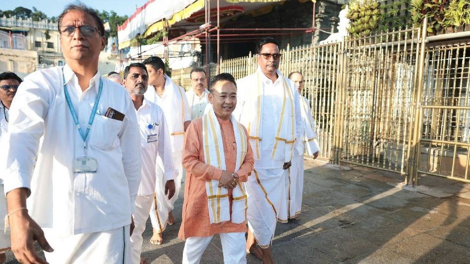 Sikkim CM offers prayers at Tirumala Tirupati Temple after 30 years Sikkim CM offers prayers at Tirumala Tirupati Temple after 30 years