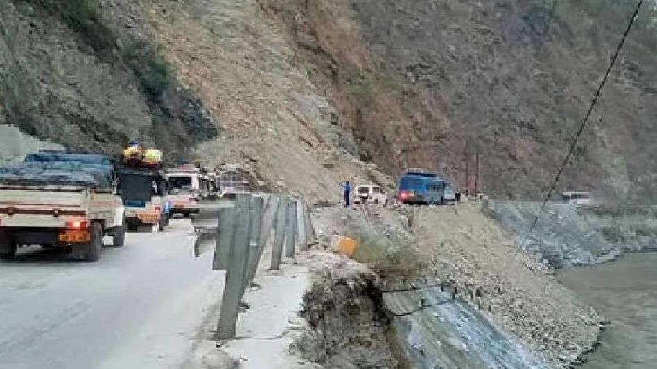 Sikkim's NH-10 faces traffic restrictions: Heavy vehicles banned for two days Sikkim's NH-10 faces traffic restrictions: Heavy vehicles banned for two days