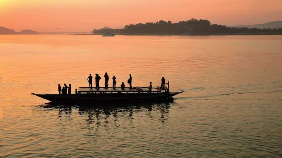 Assam: Bongaigaon DC imposes immediate ban on boat operations amid rising river levels Assam: Bongaigaon DC imposes immediate ban on boat operations amid rising river levels