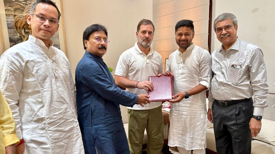 AJP delegation urges Rahul Gandhi to raise Assam Accord, foreigner expulsion issues AJP delegation urges Rahul Gandhi to raise Assam Accord, foreigner expulsion issues