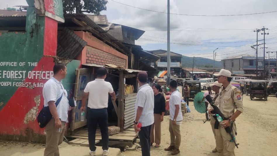 Kangpokpi district admin cracks down on illegal constructions along NH-2 Kangpokpi district admin cracks down on illegal constructions along NH-2