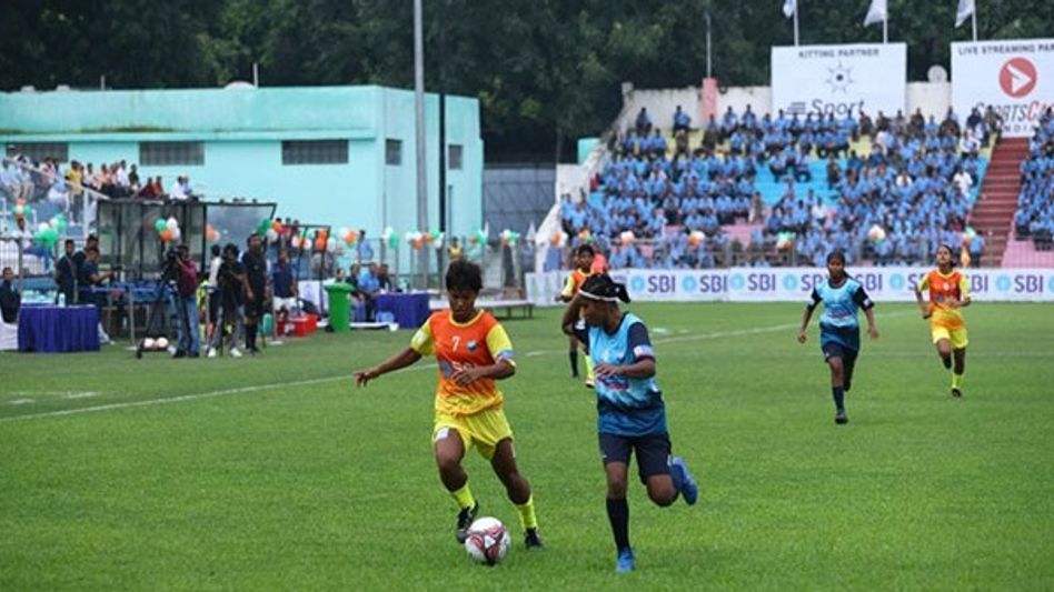 Assam’s Betkuchi High School lifts Subroto Cup junior girls’ title Assam’s Betkuchi High School lifts Subroto Cup junior girls’ title