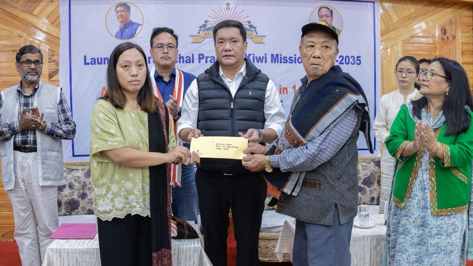 Arunachal CM hands over Rs 50 lakh ex gratia to widow of Pahalgam attack victim Arunachal CM hands over Rs 50 lakh ex gratia to widow of Pahalgam attack victim