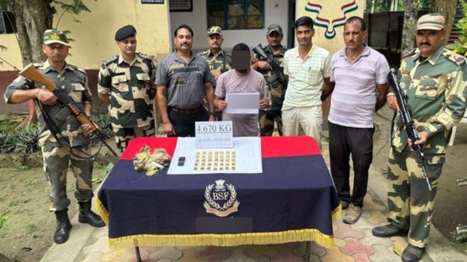 BSF seizes gold worth Rs 5 crore, arrests smuggler near India-Bangla border BSF seizes gold worth Rs 5 crore, arrests smuggler near India-Bangla border