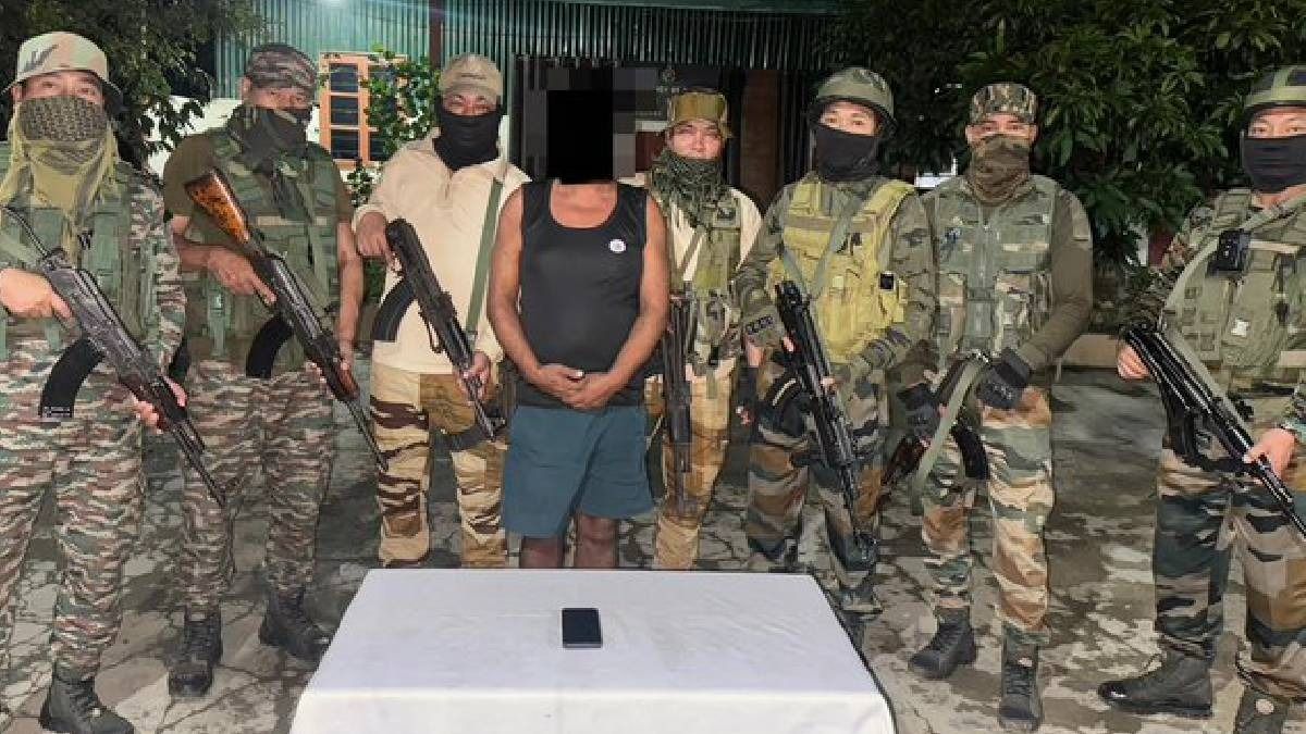 Security forces arrest 49-year-old RPF/PLA operative in Manipur's Thoubal, seize mobile phone Security forces arrest 49-year-old RPF/PLA operative in Manipur's Thoubal, seize mobile phone