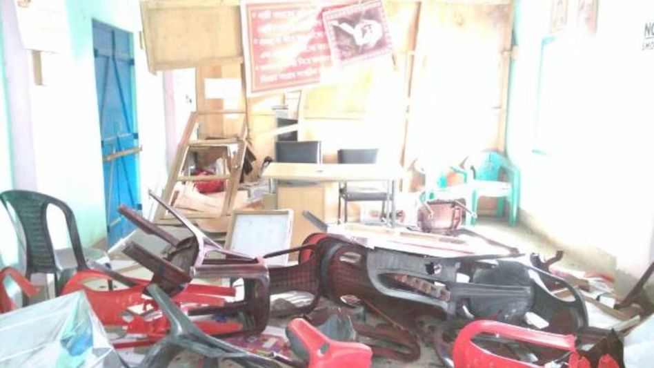 CPI(M) alleges BJP-backed miscreants vandalised party office in West Tripura CPI(M) alleges BJP-backed miscreants vandalised party office in West Tripura