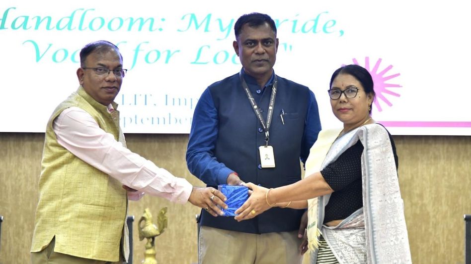 Manipur celebrates Handloom Day, showcases rich weaving heritage Manipur celebrates Handloom Day, showcases rich weaving heritage