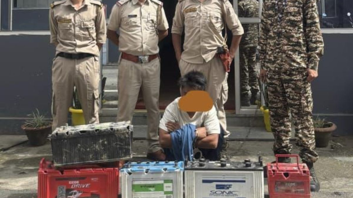 Arunachal: Five DG batteries, cables worth Rs 3.5 lakh recovered by Niti Vihar police in Itanagar Arunachal: Five DG batteries, cables worth Rs 3.5 lakh recovered by Niti Vihar police in Itanagar