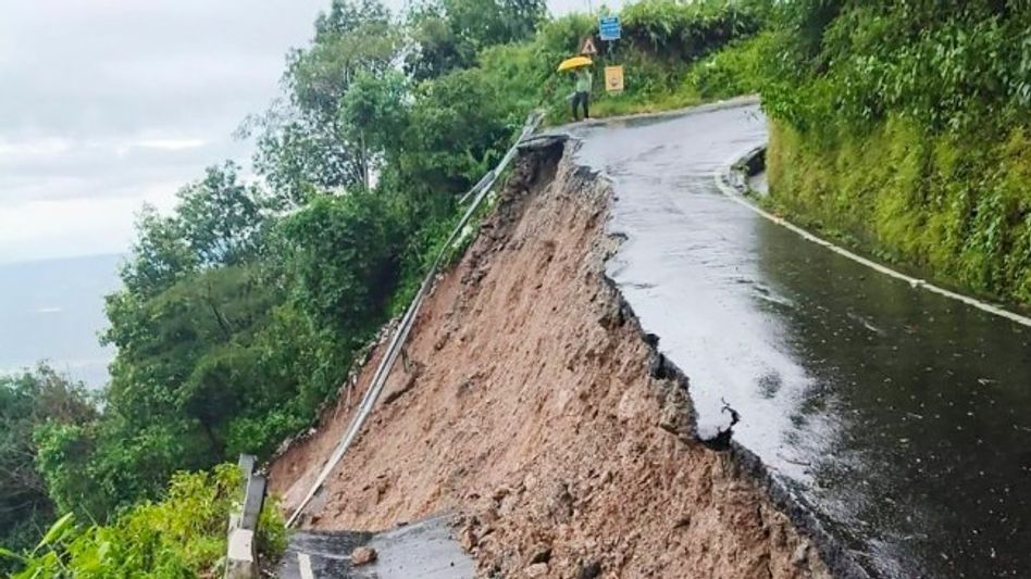 Nine killed, two missing as landslides devastate Darjeeling hills after relentless rain Nine killed, two missing as landslides devastate Darjeeling hills after relentless rain