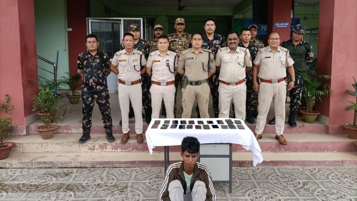 Arunachal: Habitual mobile phone thief arrested, 20 stolen devices recovered in Itanagar Arunachal: Habitual mobile phone thief arrested, 20 stolen devices recovered in Itanagar