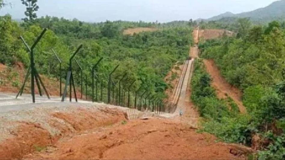 Manipur: Village chiefs from Indo-Myanmar border oppose border fencing, warn of consequences if construction continues Manipur: Village chiefs from Indo-Myanmar border oppose border fencing, warn of consequences if construction continues