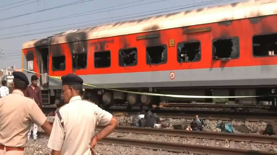 Fire breaks out in Amritsar–Saharsa Express at Sirhind station, one passenger injured, services disrupted Fire breaks out in Amritsar–Saharsa Express at Sirhind station, one passenger injured, services disrupted